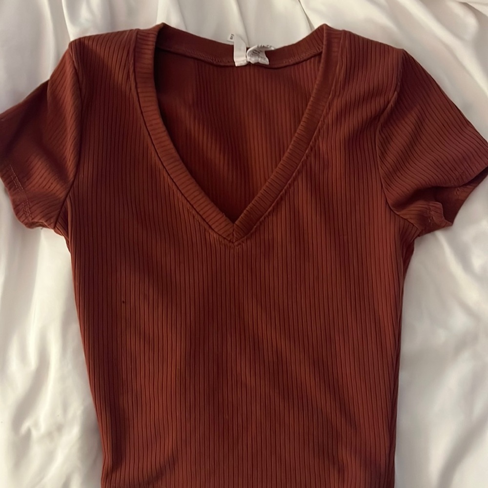 tilly’s v neck top size xxs!! great condition!